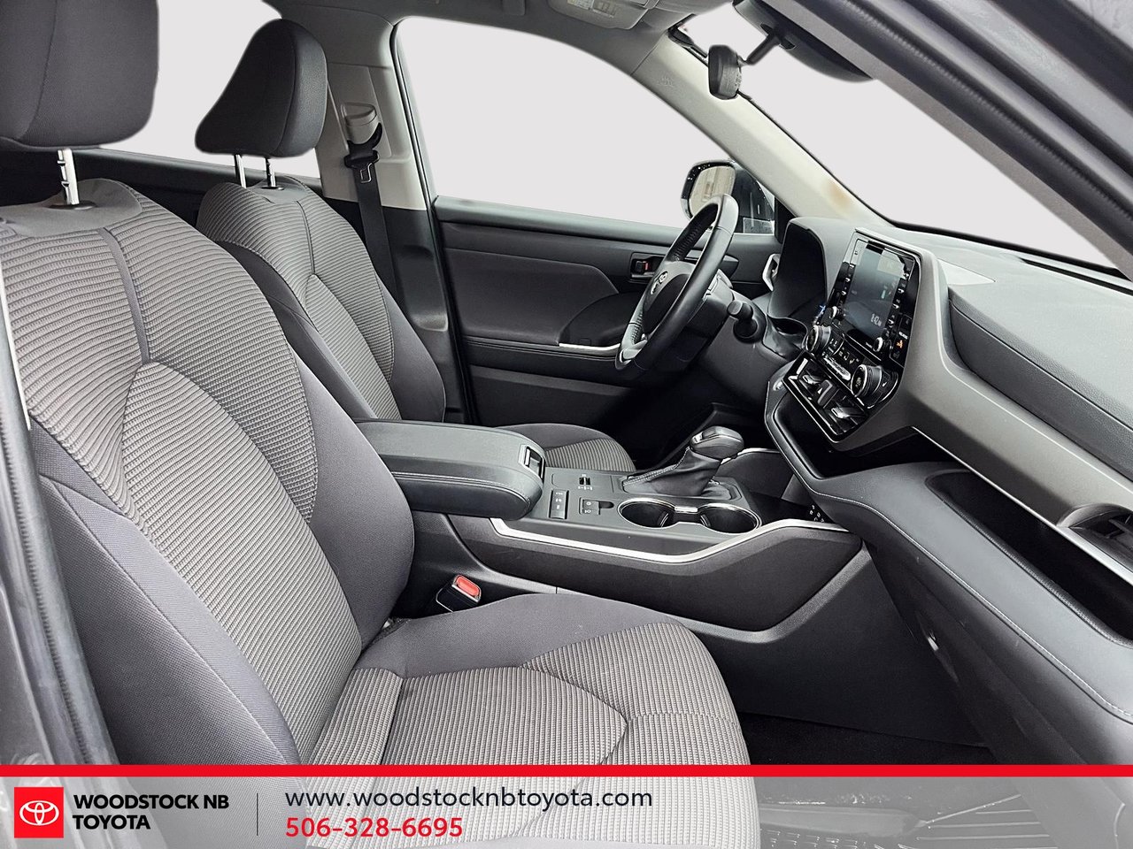 Toyota Highlander Hybrid LE 2022-17