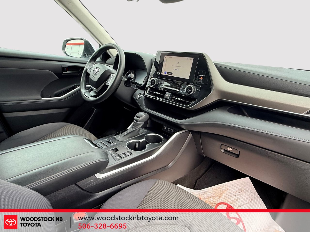 Toyota Highlander LE AWD 2023-15