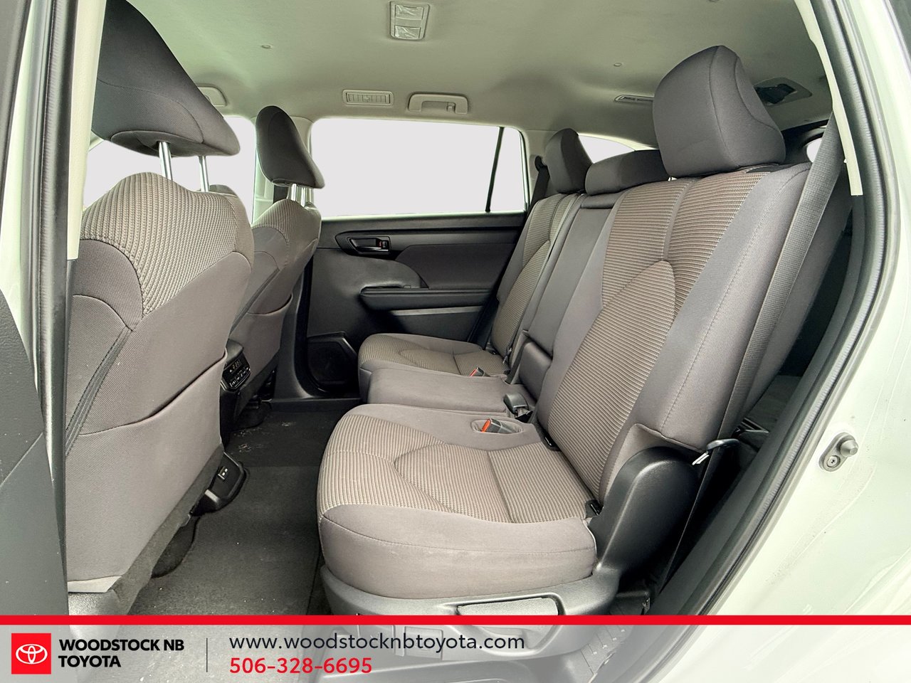Toyota Highlander LE AWD 2023-9