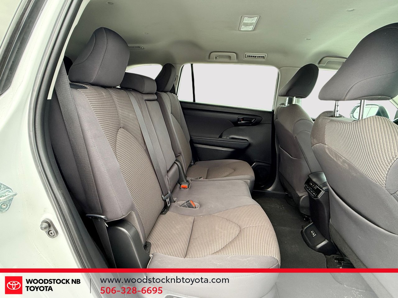 Toyota Highlander LE AWD 2023-12