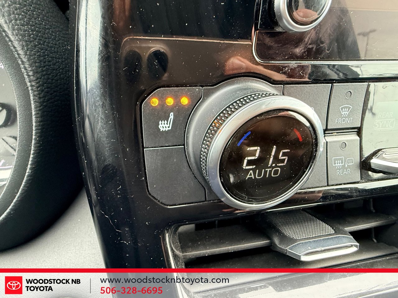 Toyota Highlander LE AWD 2023-27
