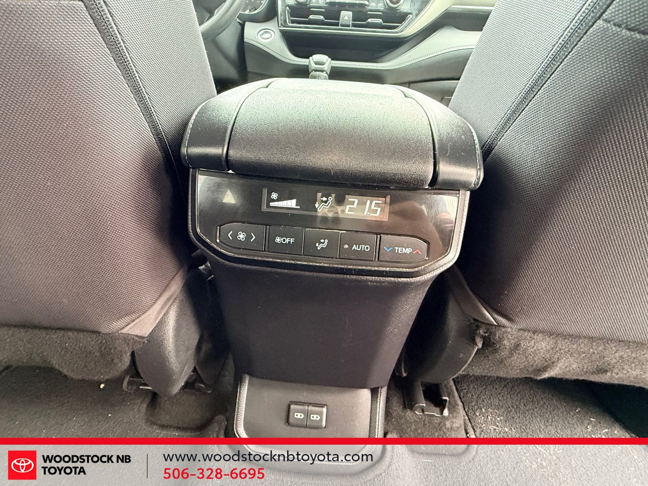 Toyota Highlander LE AWD 2023-14