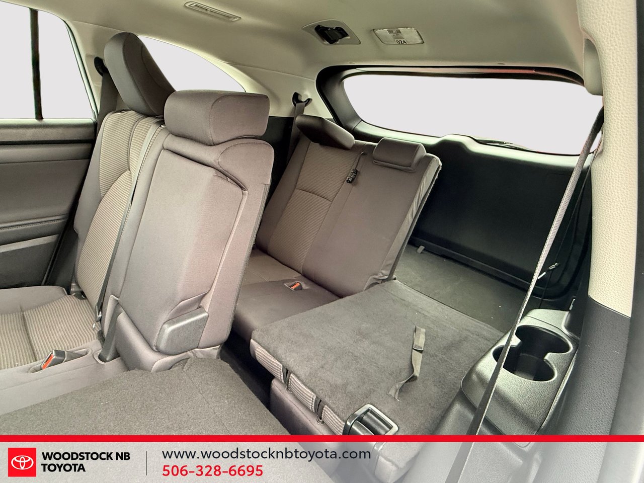 Toyota Highlander LE AWD 2023-10