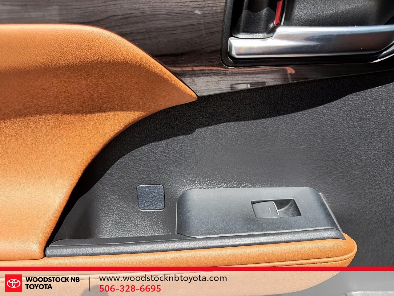 Toyota Highlander Hybrid Limited 2024-15