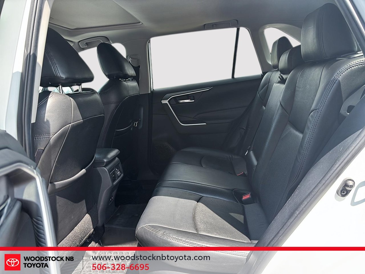 2019 Toyota RAV4 Hybrid XLE-10