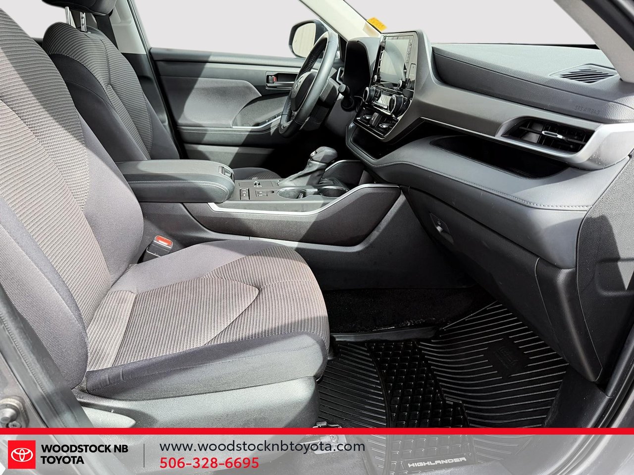 Toyota RAV4 LE 2021-10