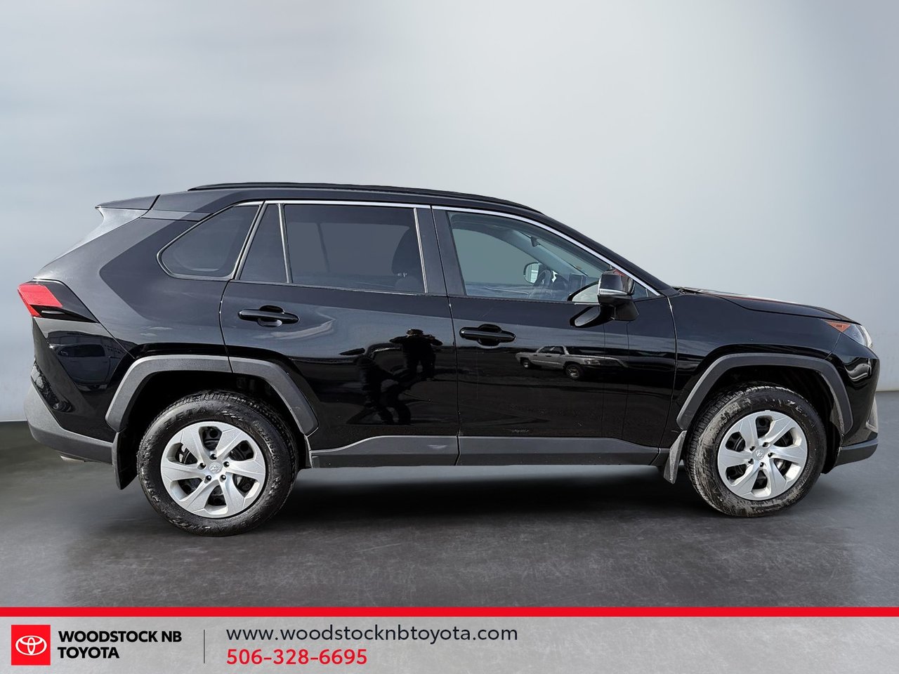 Toyota RAV4 LE 2021-3