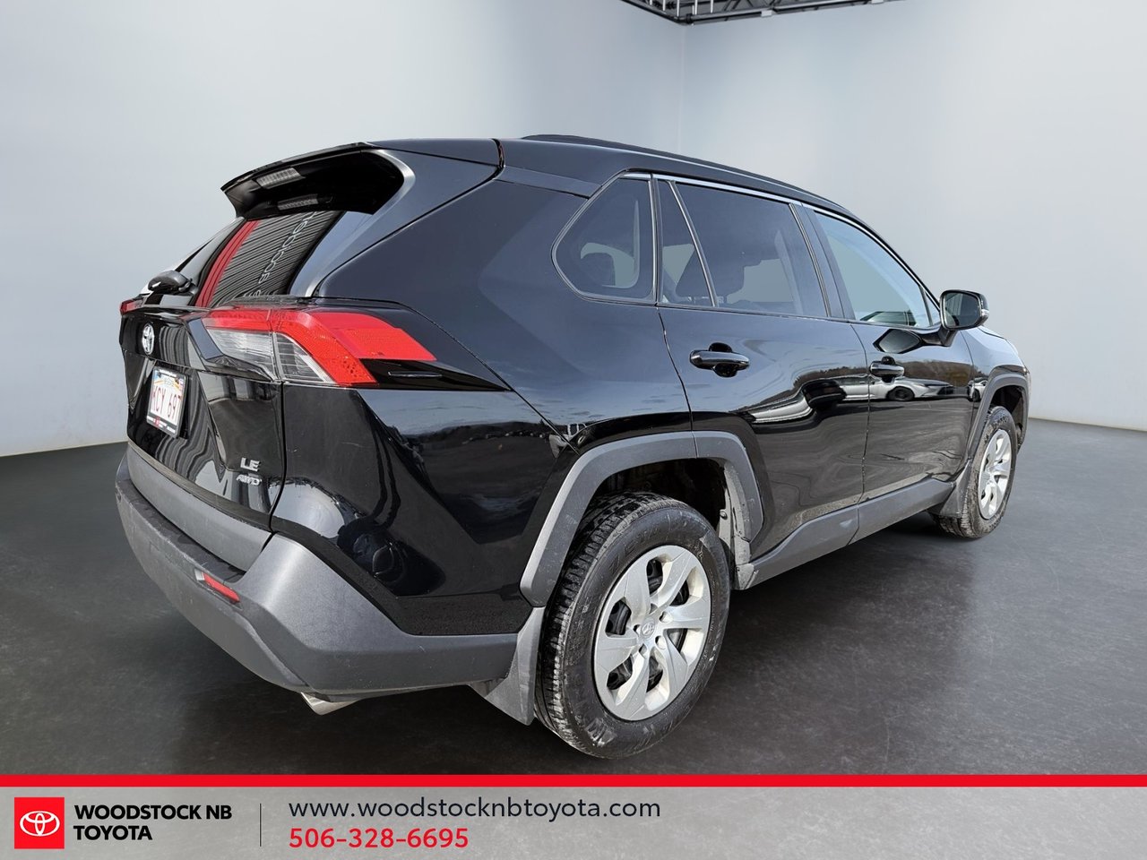 Toyota RAV4 LE 2021-4