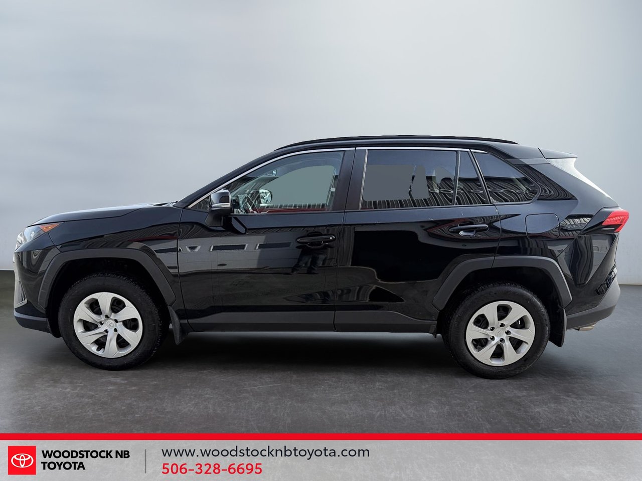 Toyota RAV4 LE 2021-6