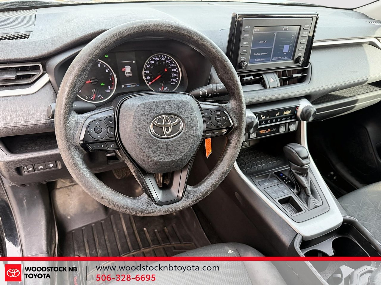 Toyota RAV4 LE 2021-13