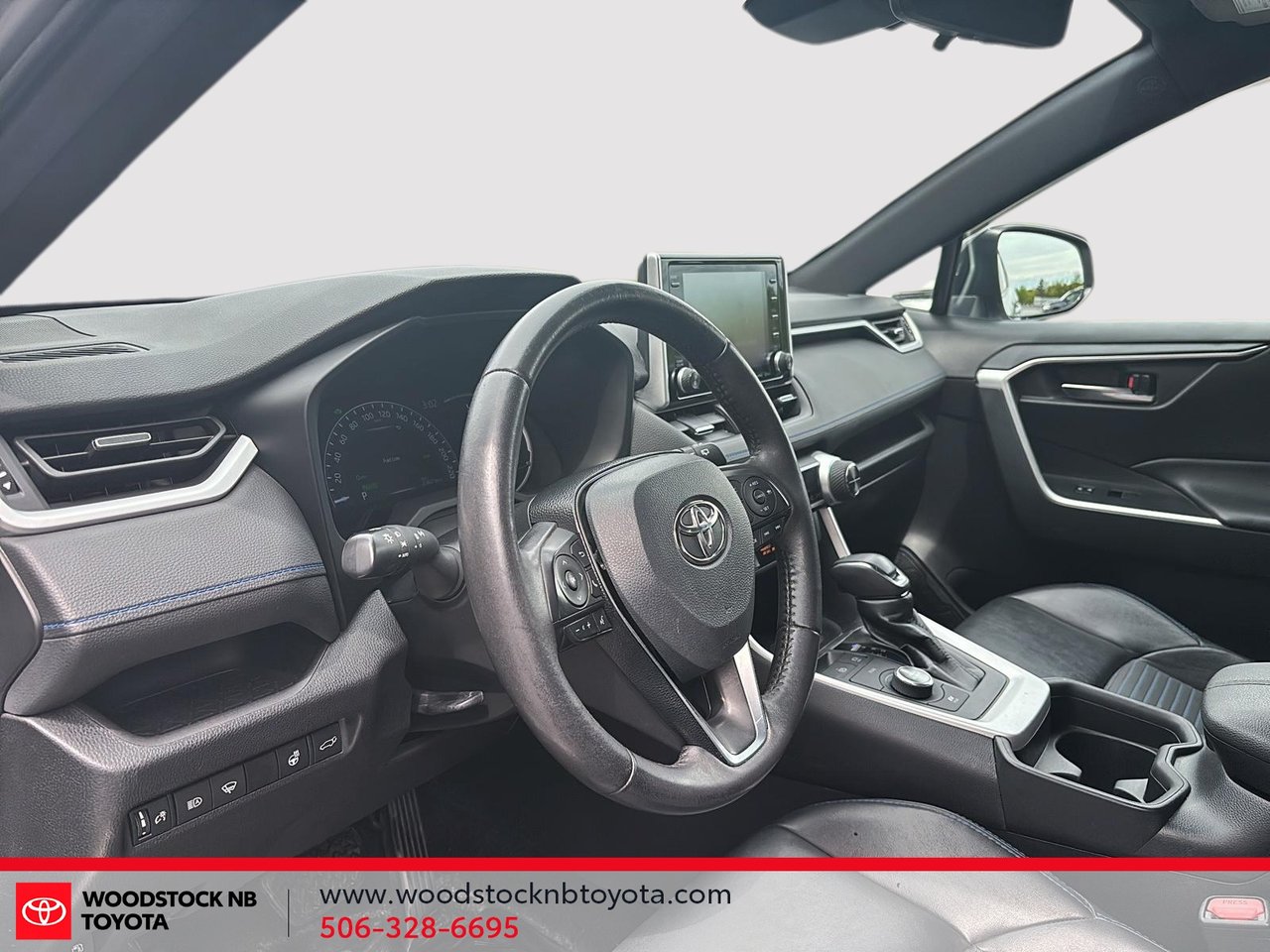 2021 Toyota RAV4 Hybrid XLE-11