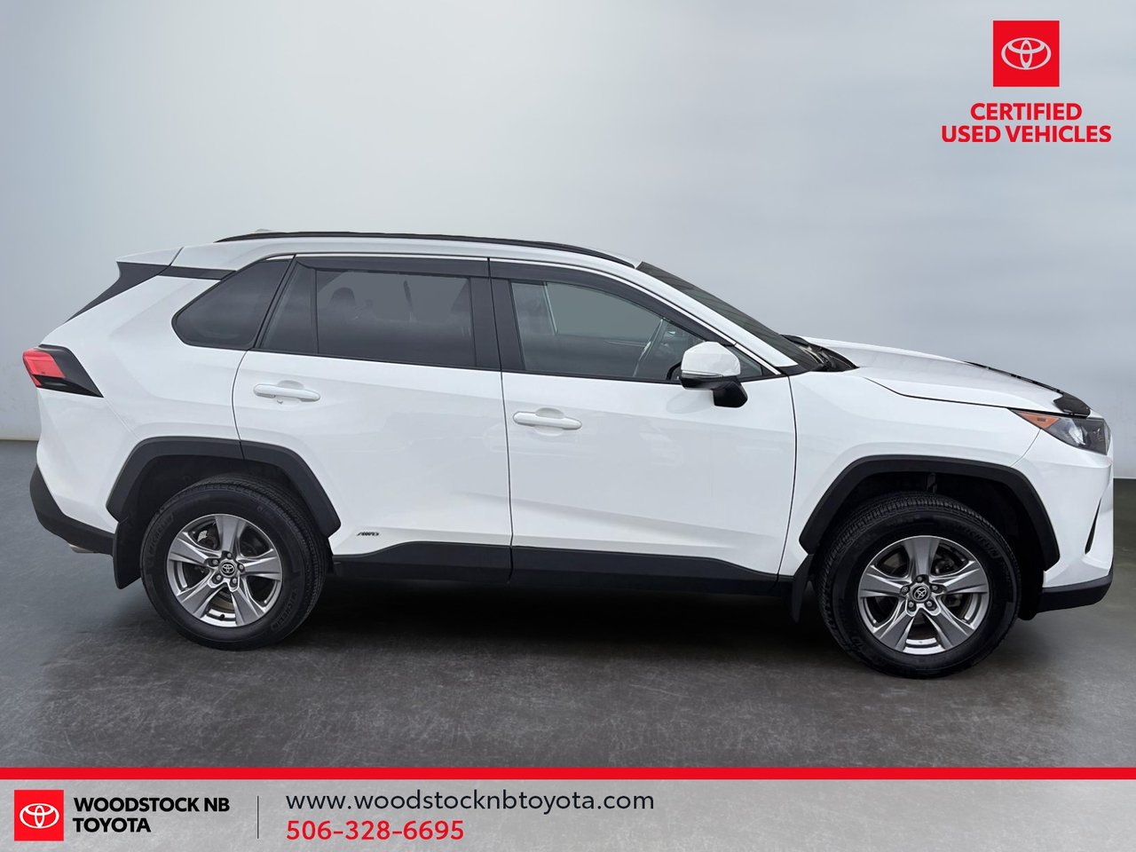 Toyota RAV4 Hybrid LE 2024-7