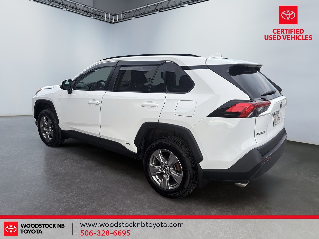 Toyota RAV4 Hybrid LE 2024-5