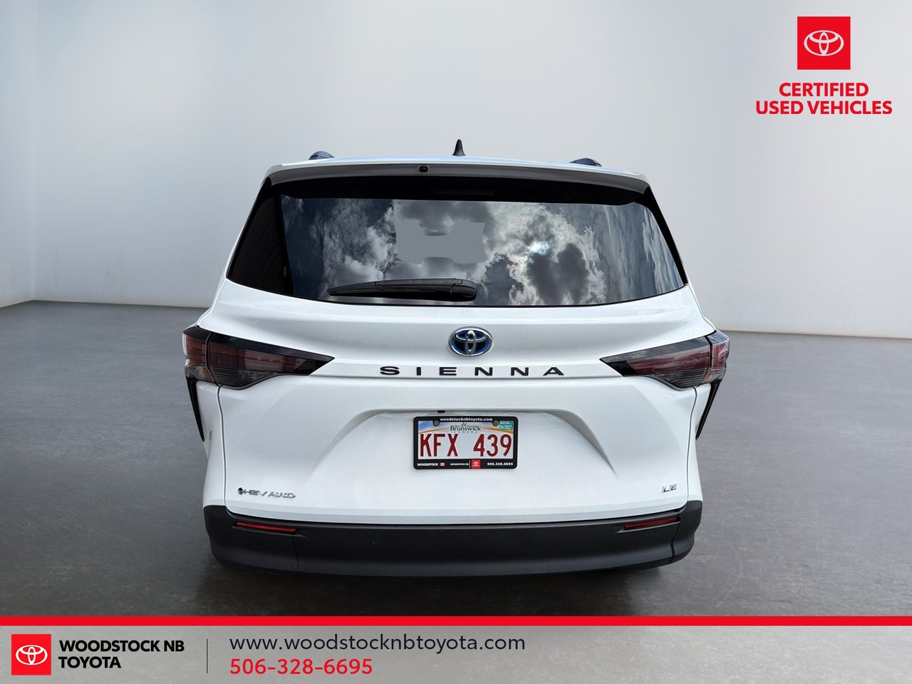 2025 Toyota Sienna LE-5