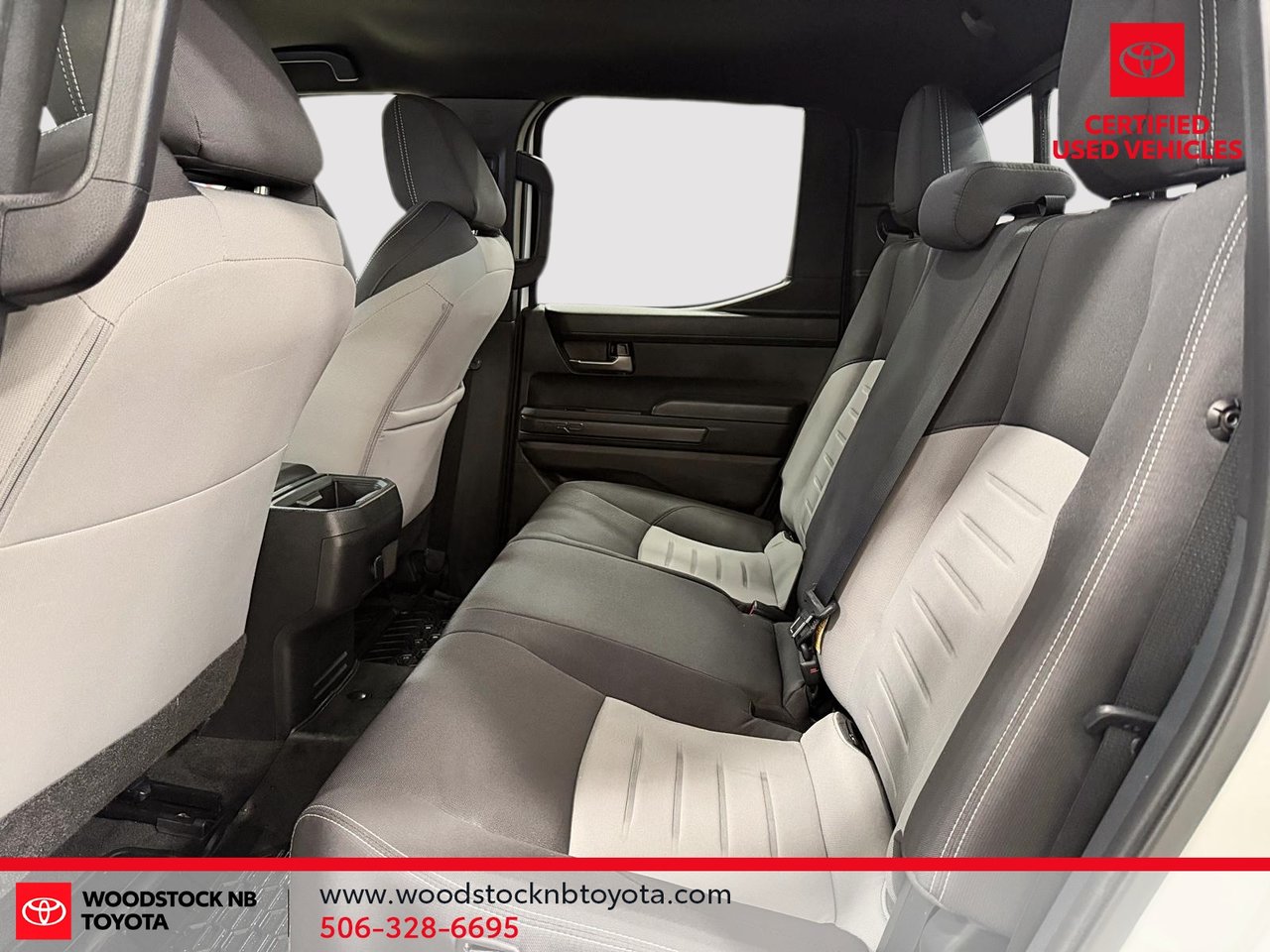 Toyota Tacoma DOUBLE CAB AT 2024-13