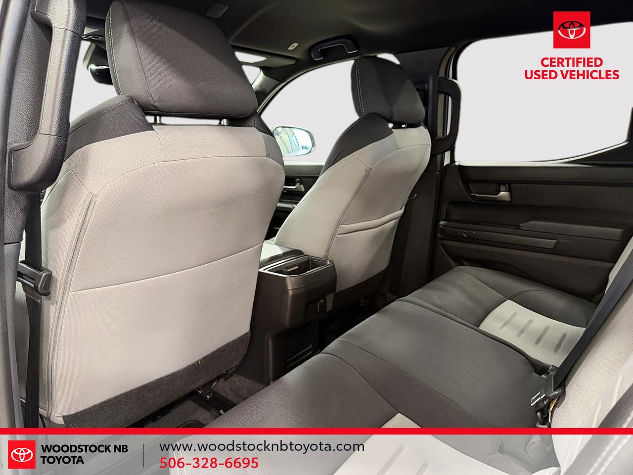 Toyota Tacoma DOUBLE CAB AT 2024-14