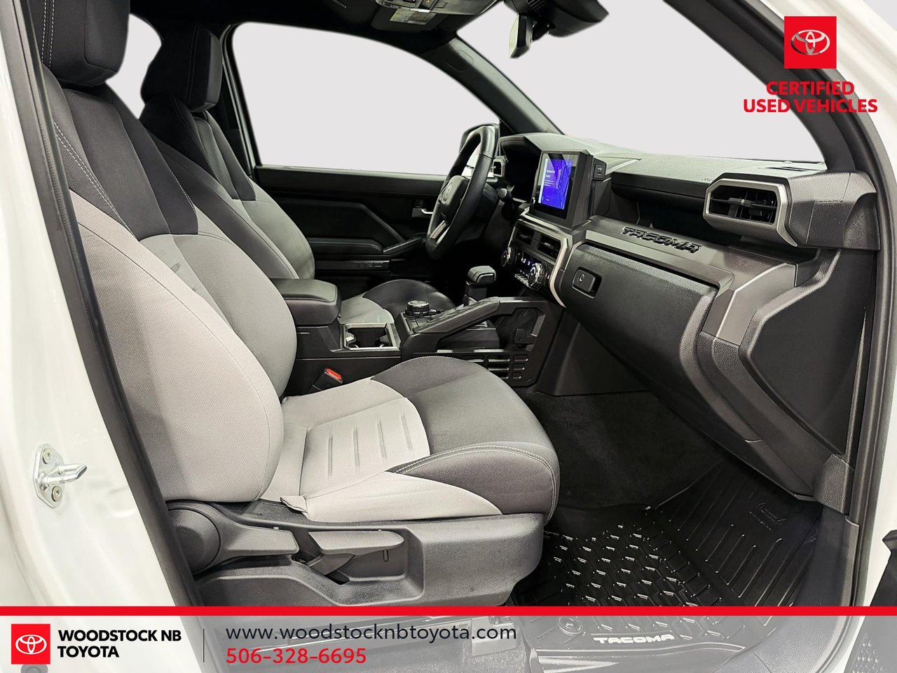 Toyota Tacoma DOUBLE CAB AT 2024-15
