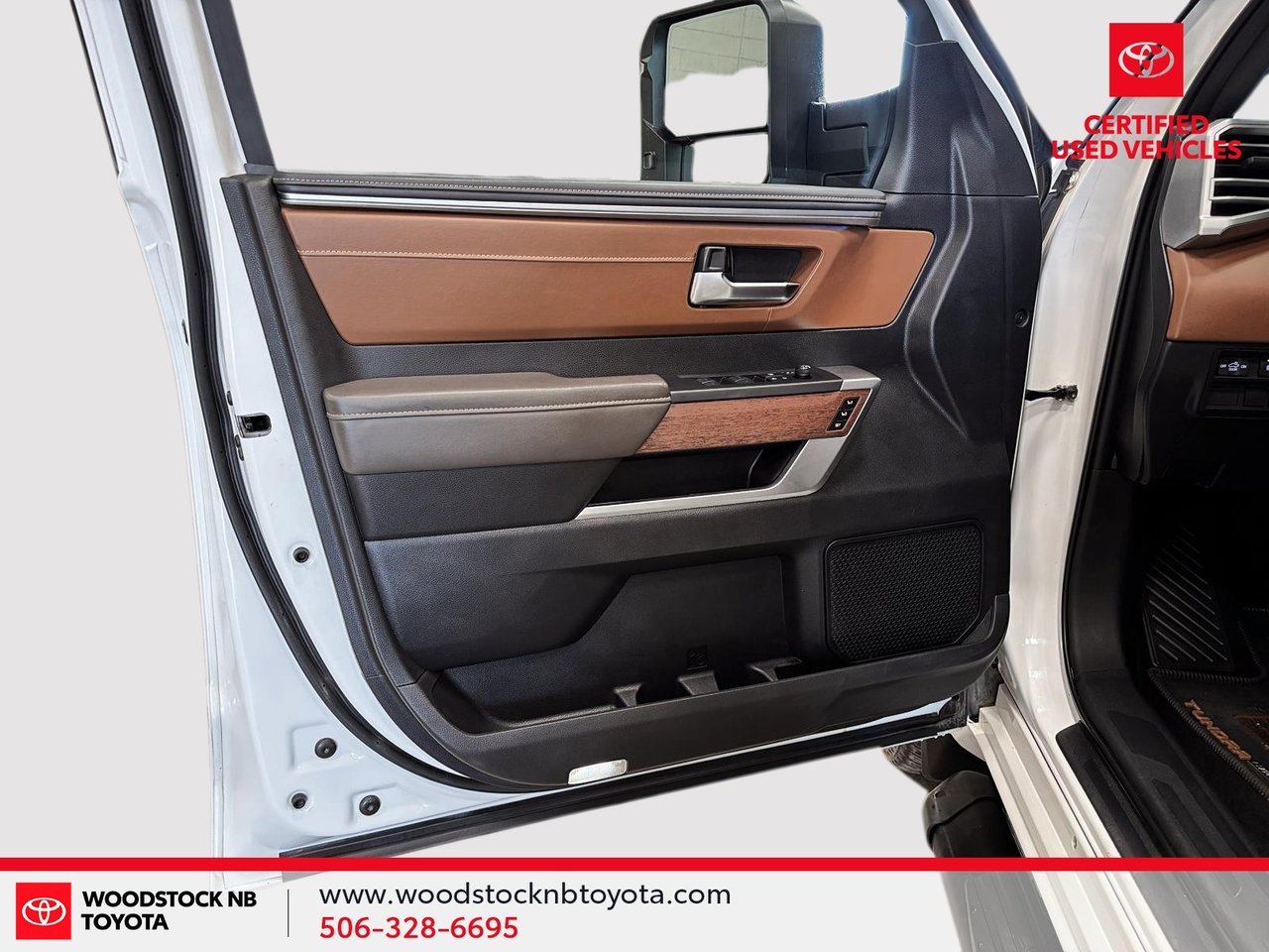 Toyota Tundra Platinum Hybrid 2022-16