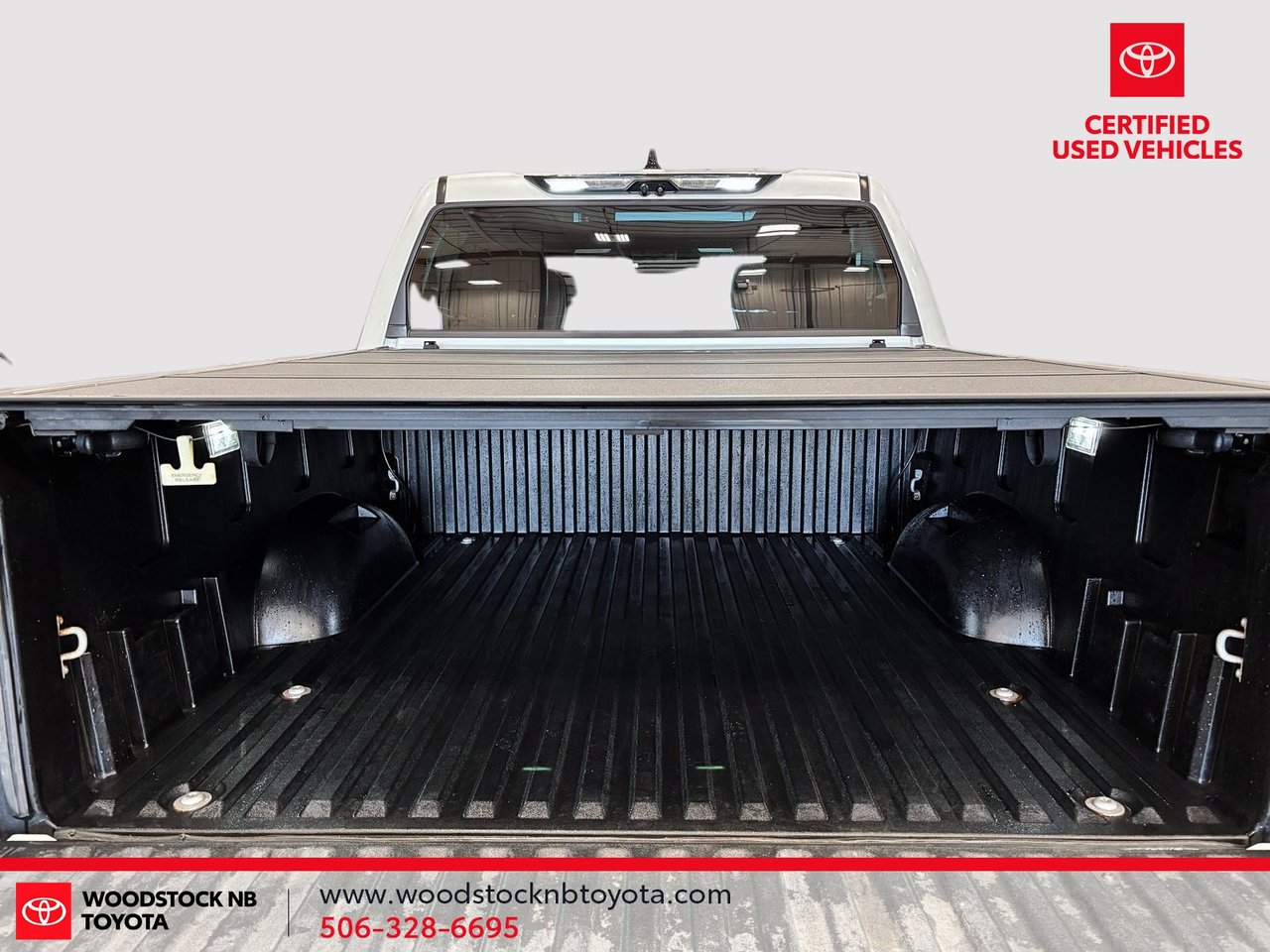 Toyota Tundra Platinum Hybrid 2022-15