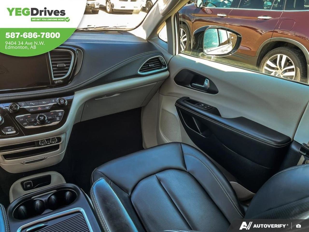 2024 Chrysler Pacifica Touring-L-24