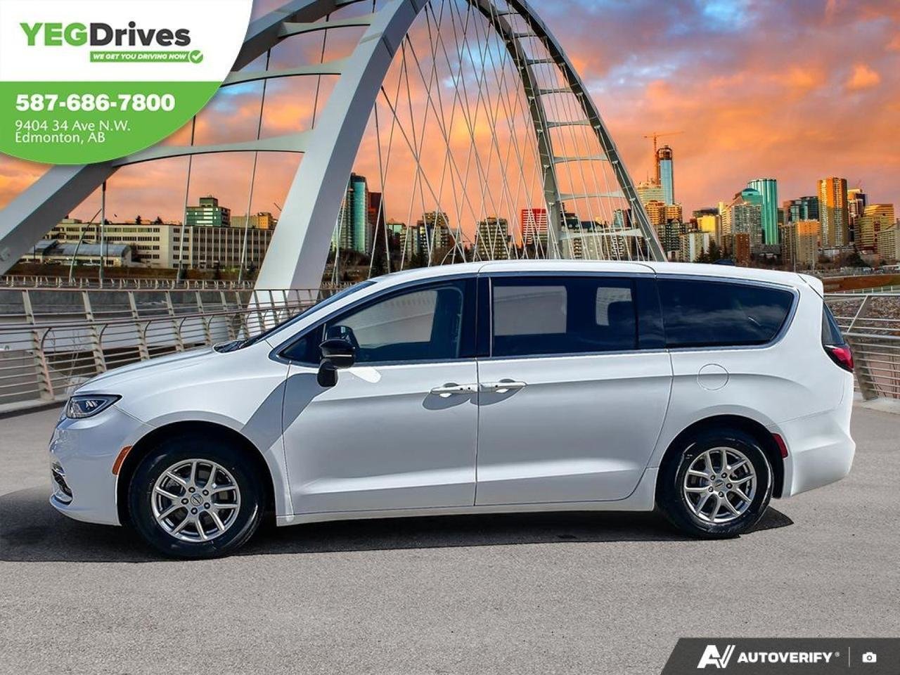 2024 Chrysler Pacifica Touring-L-2