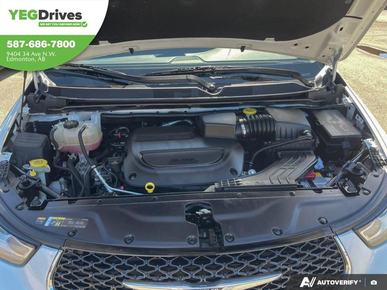 2024 Chrysler Pacifica Touring-L-9