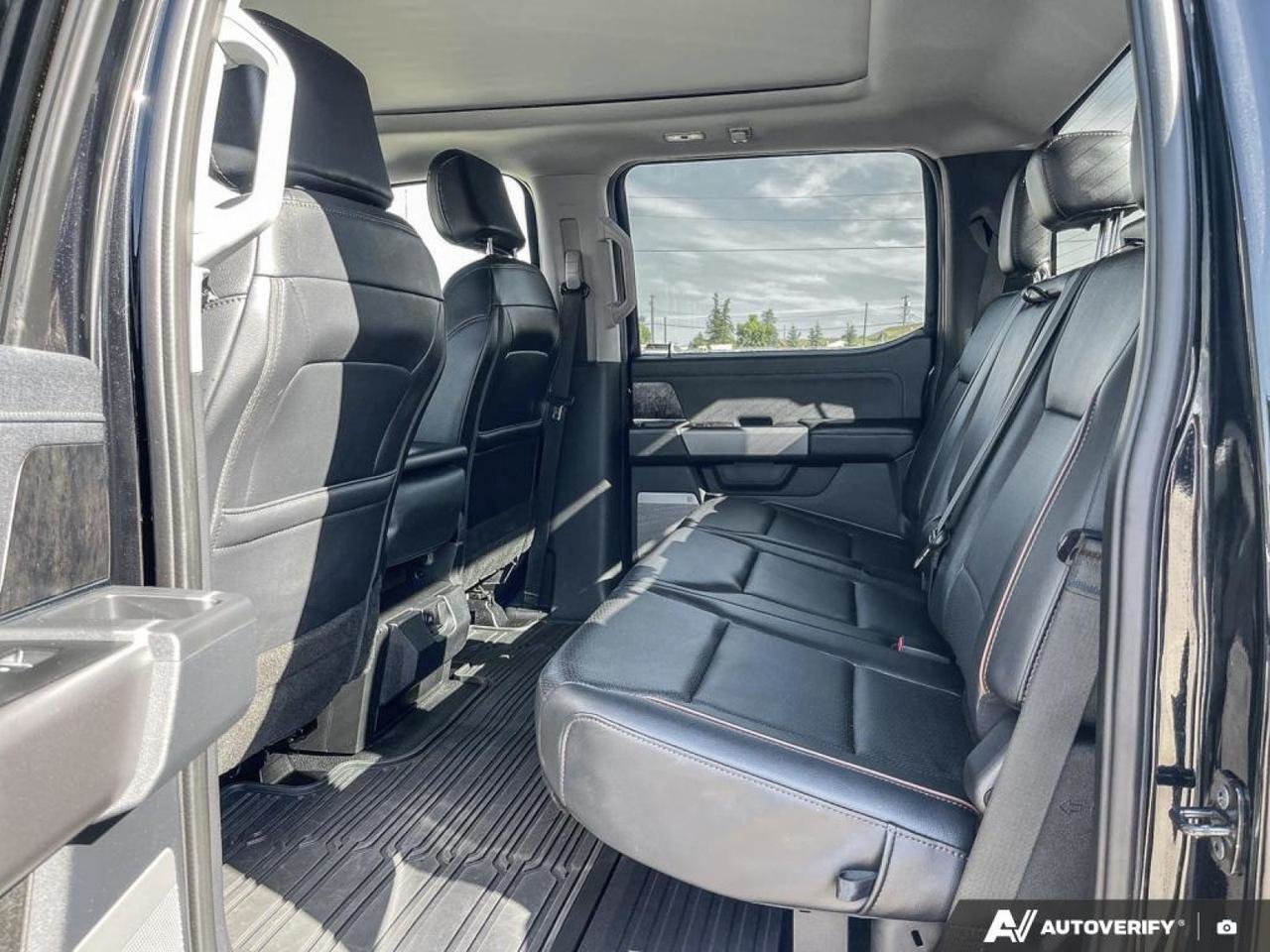 2025 Ford Super Duty F-350 SRW LARIAT-22