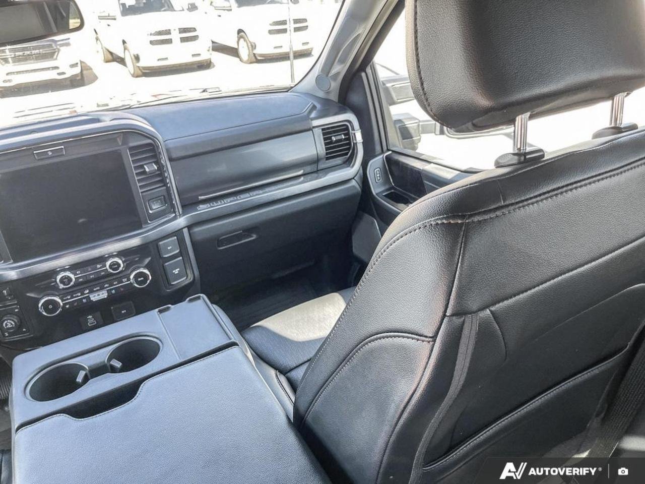 2025 Ford Super Duty F-350 SRW LARIAT-24