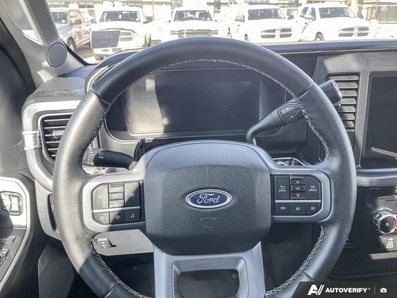 2025 Ford Super Duty F-350 SRW LARIAT-13
