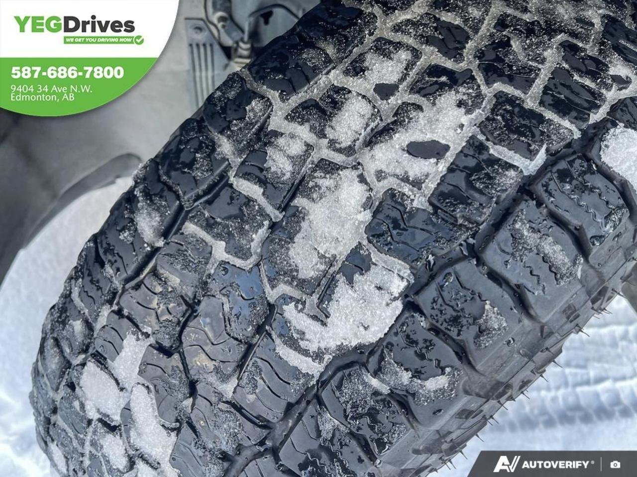 2023 GMC Acadia AT4-6