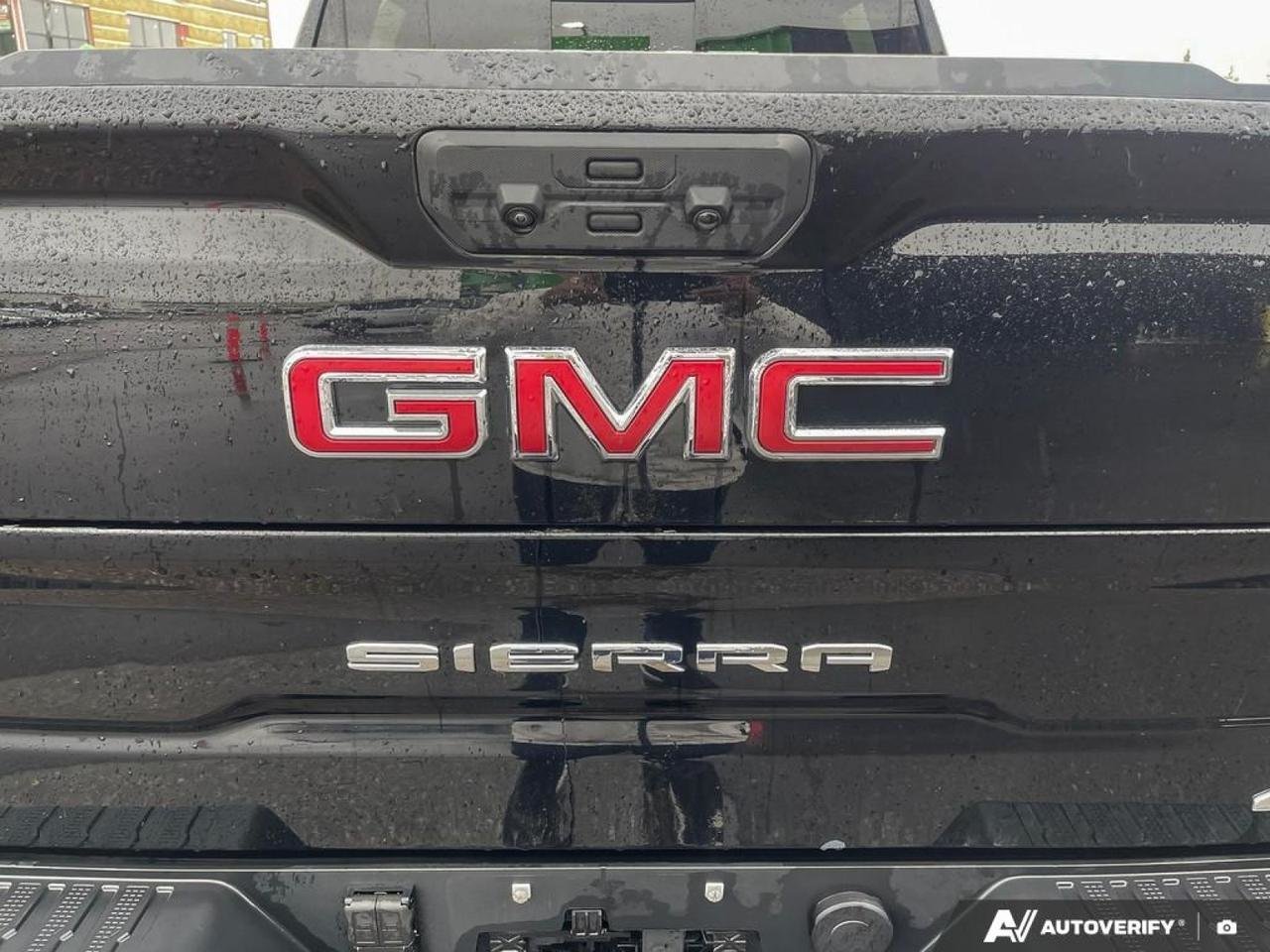 2025 GMC Sierra 1500 AT4-8