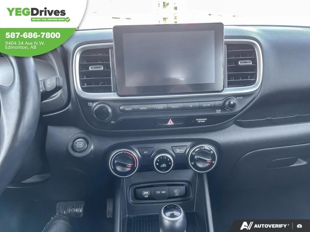 2023 Hyundai Venue Preferred-18