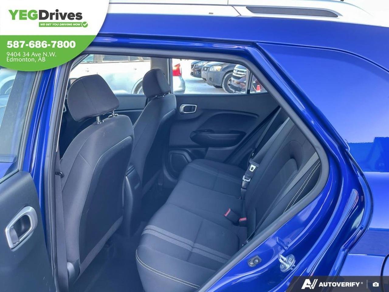 2023 Hyundai Venue Preferred-22