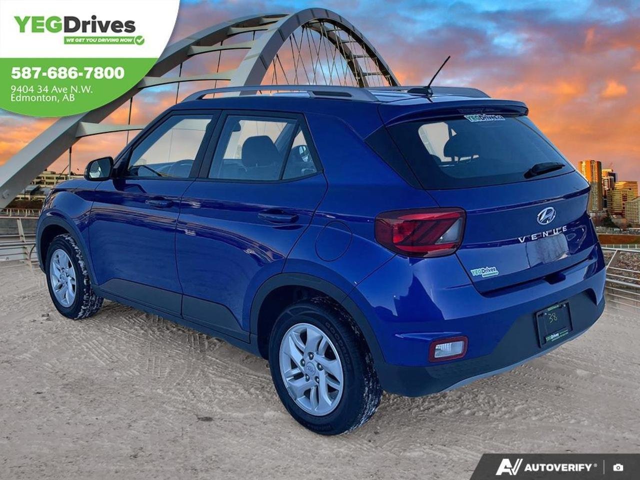 2023 Hyundai Venue Preferred-3