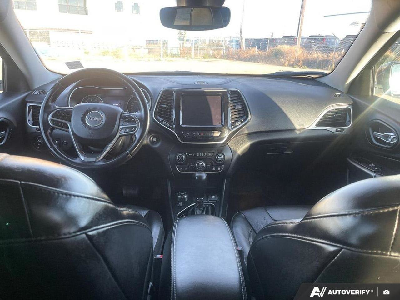 2019 Jeep Cherokee Limited-23