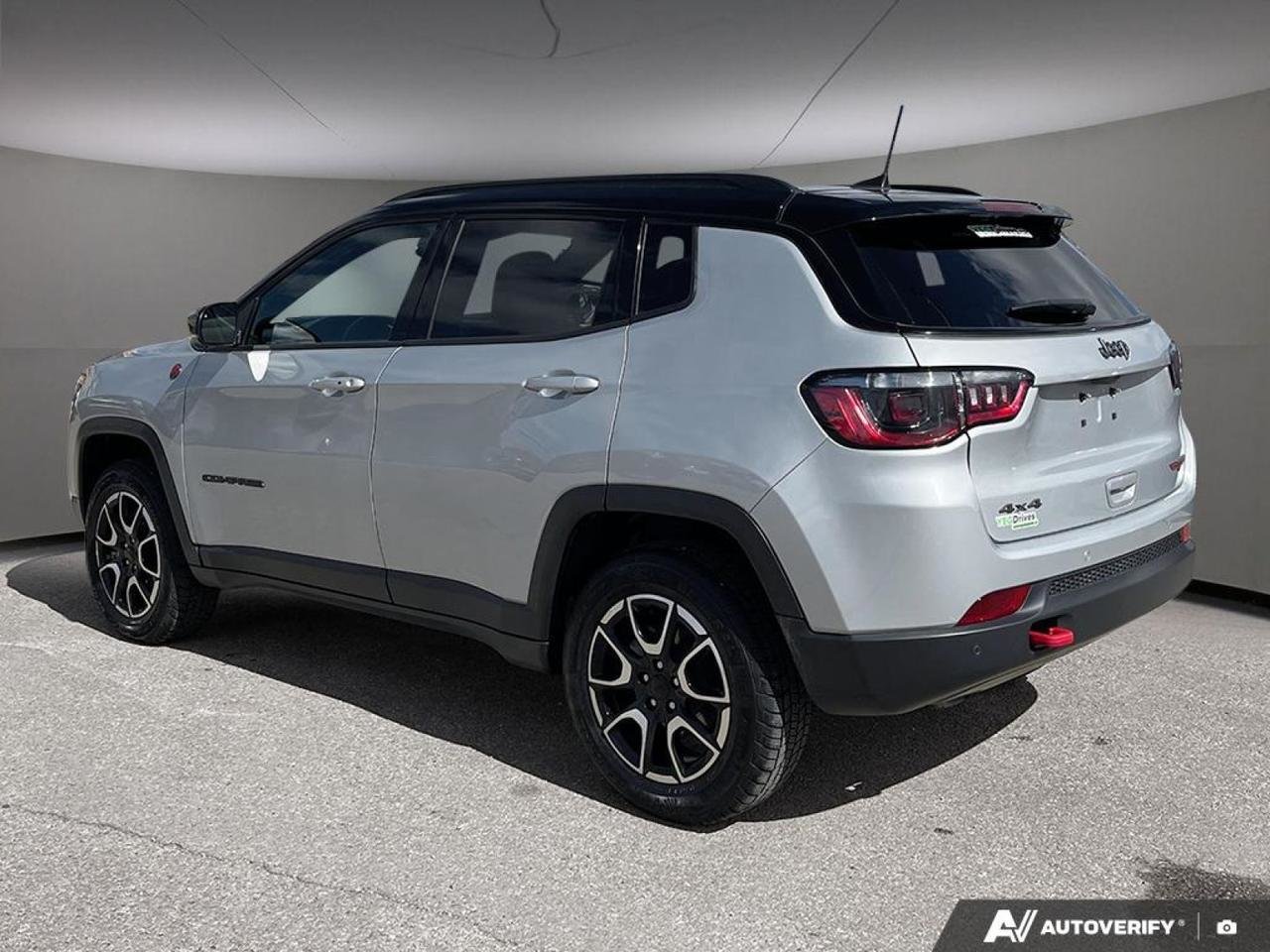 2024 Jeep Compass Trailhawk-3