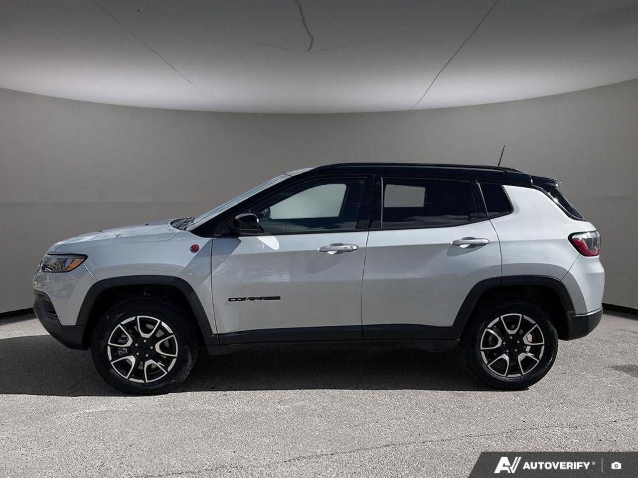 2024 Jeep Compass Trailhawk-2