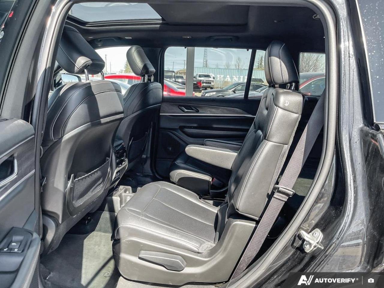 2024 Jeep Grand Cherokee L Limited-22