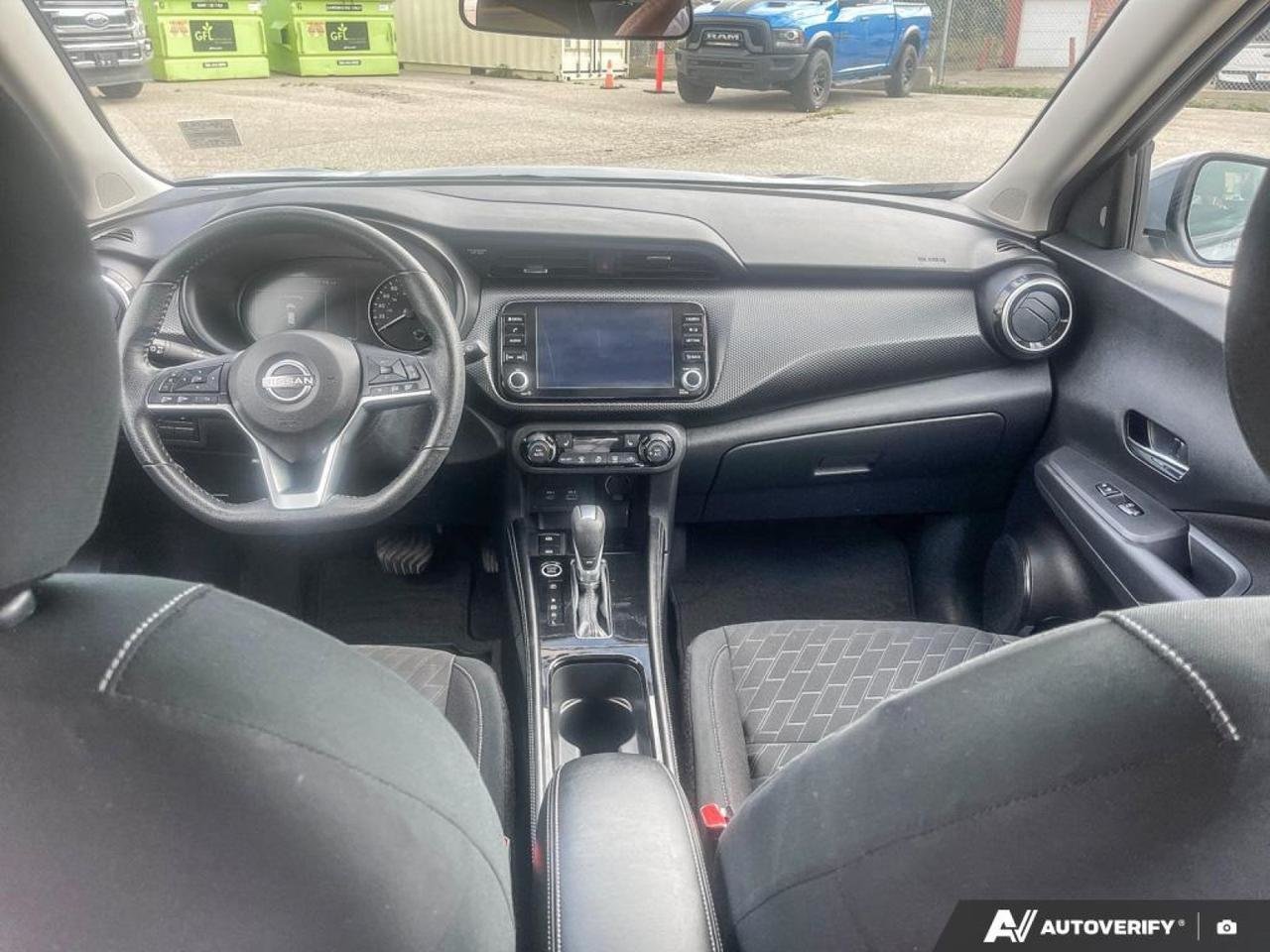 2025 Nissan Kicks Play SV-23