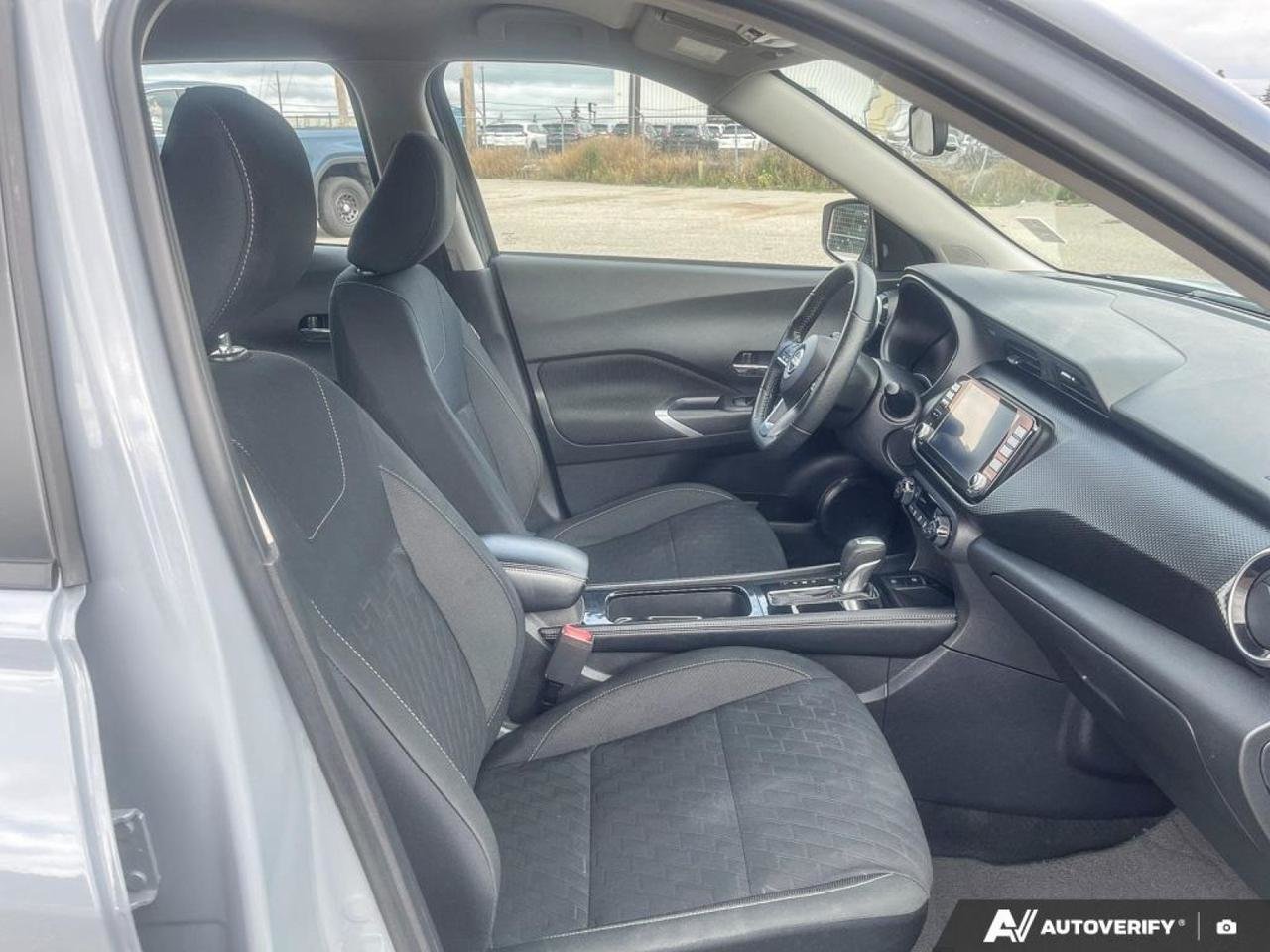 2025 Nissan Kicks Play SV-21