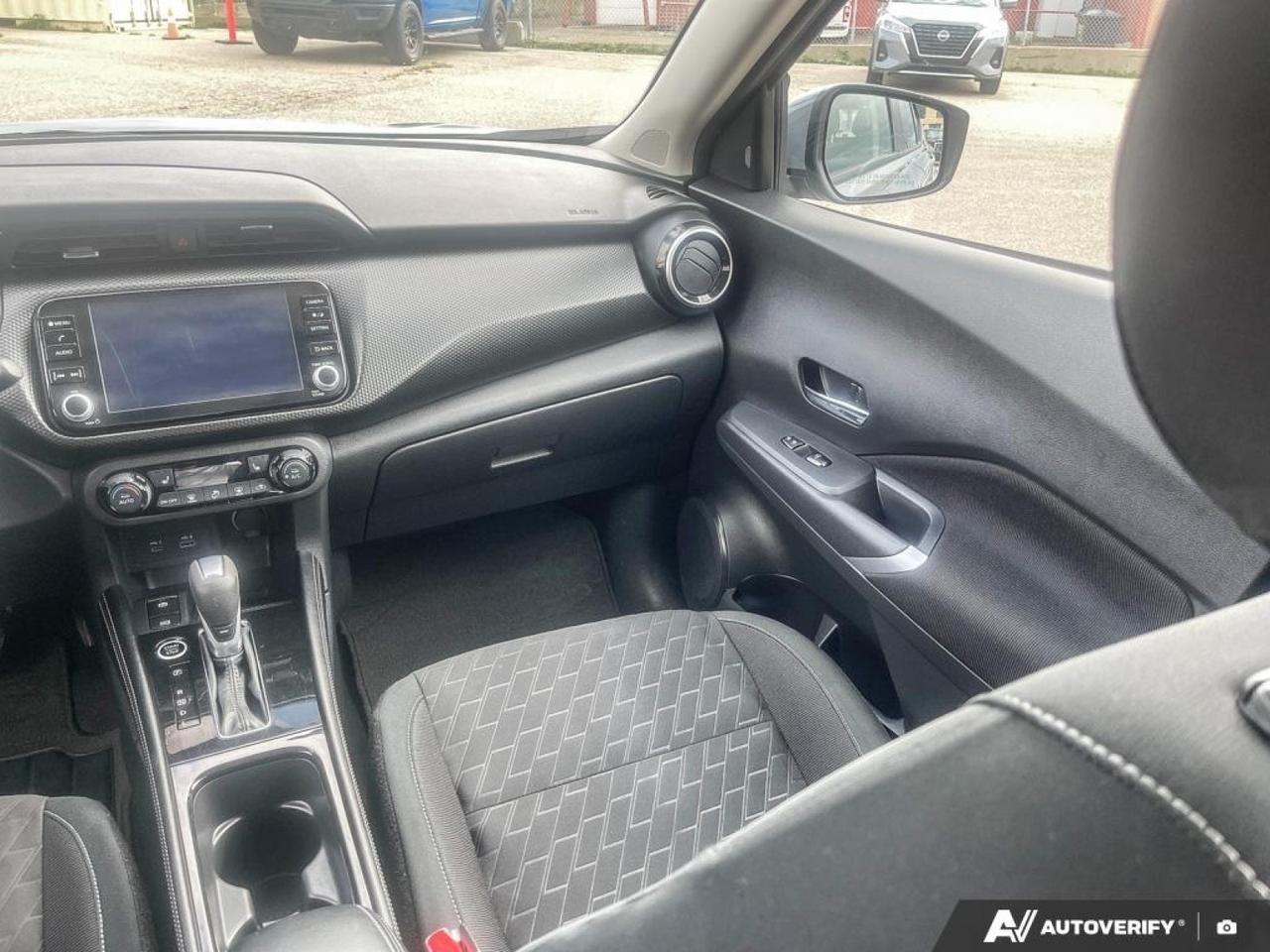 2025 Nissan Kicks Play SV-24