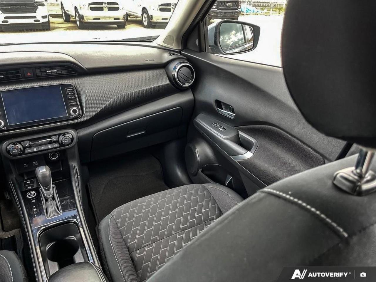 2025 Nissan Kicks Play SV-24