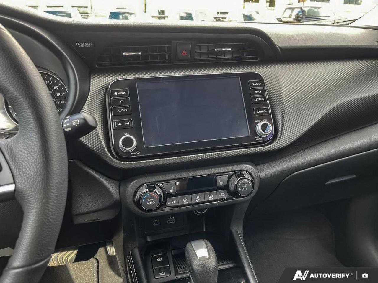 2025 Nissan Kicks Play SV-18
