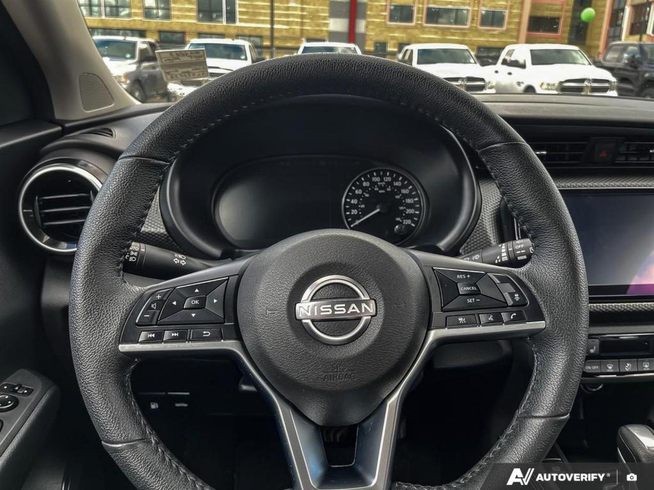 2025 Nissan Kicks Play SV-13