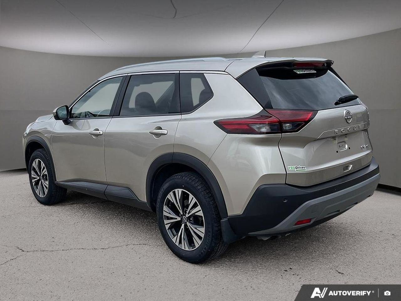 2023 Nissan Rogue SV Moonroof-3