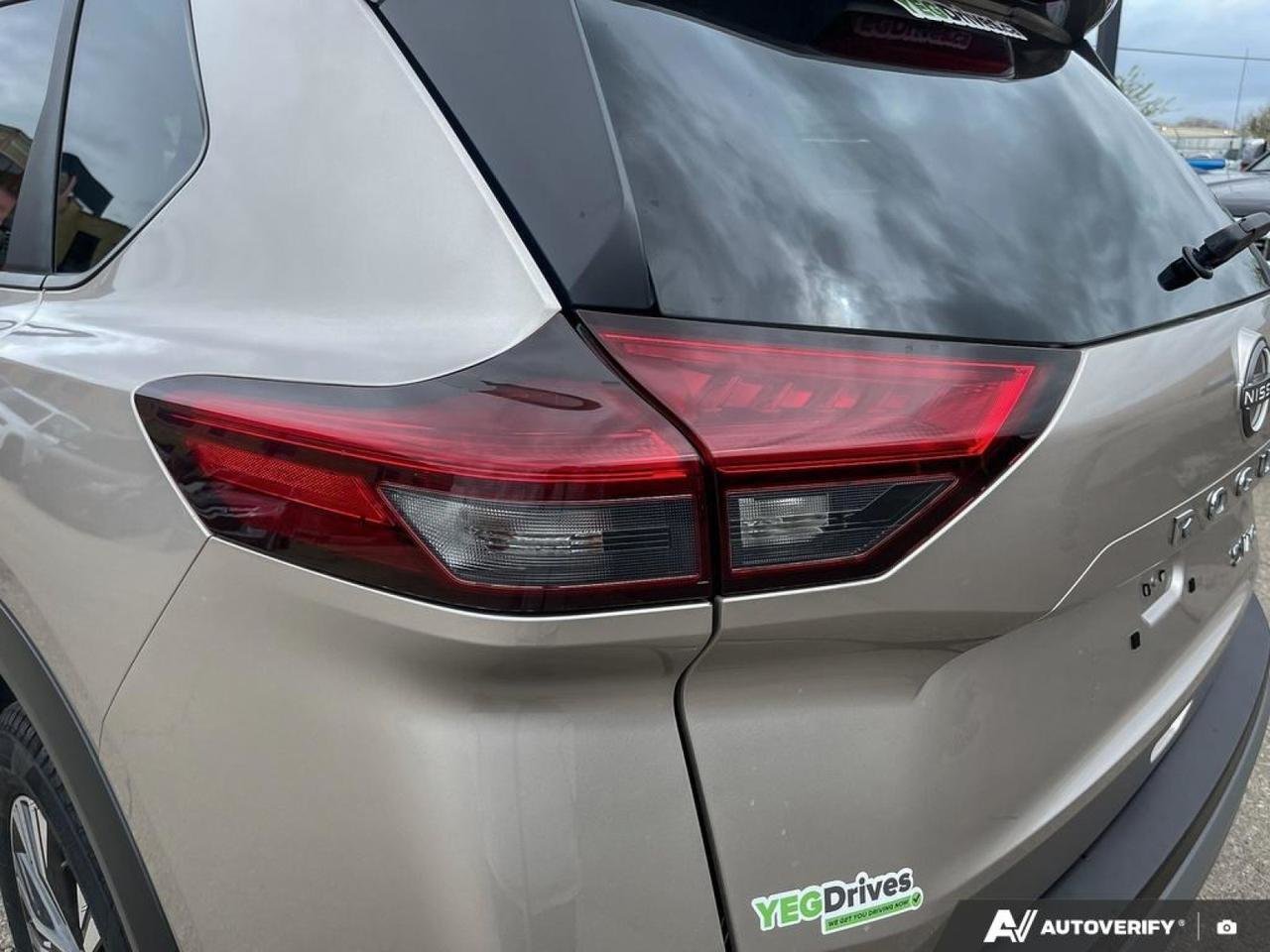 2023 Nissan Rogue SV Moonroof-10