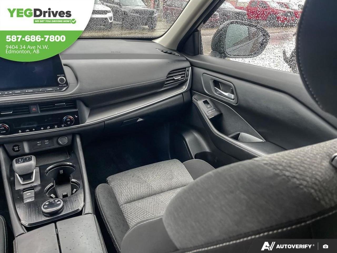 2025 Nissan Rogue SV Moonroof-24