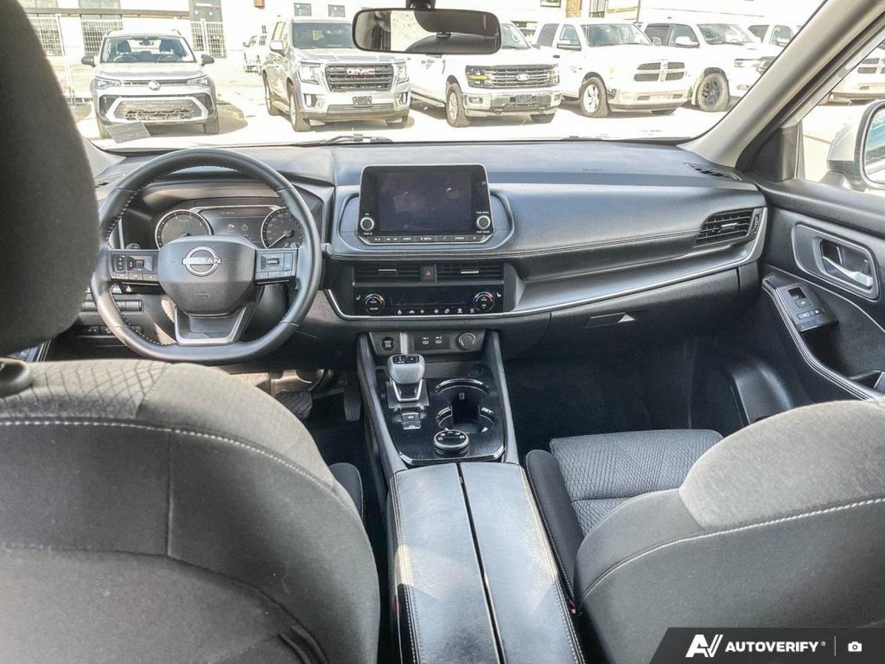 2025 Nissan Rogue SV Moonroof-23