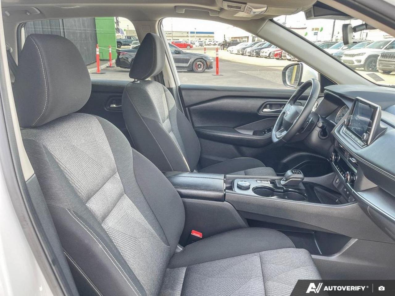 2025 Nissan Rogue SV Moonroof-21