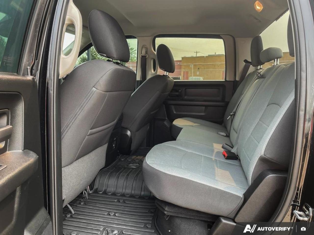 2023 Ram 1500 Classic Express-22